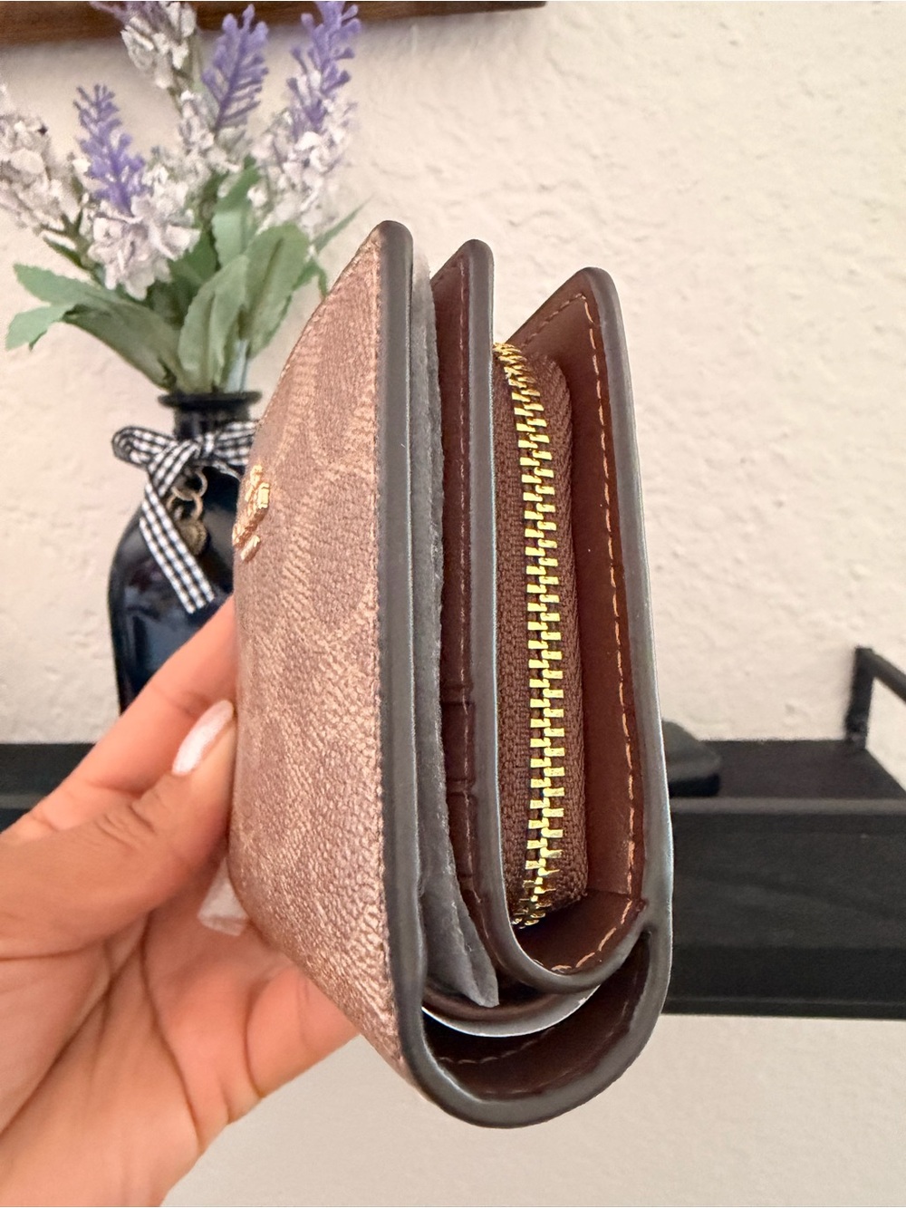 Coach Snap Wallet In Signature Canvas - Picture 6 of 10